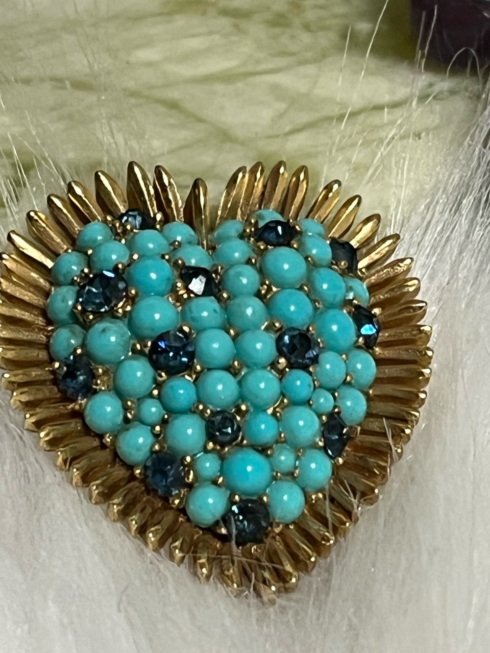 Vintage Trifari Turquoise Rhinestones Heart Brooch - Picture 2 of 12